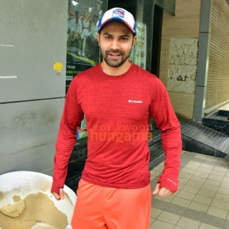 Photos: Varun Dhawan snapped in Juhu