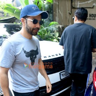 Photos: Varun Dhawan spotted outside a cafe in Bandra