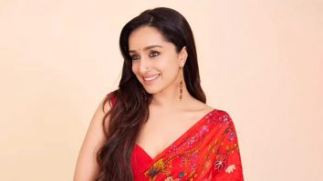Shraddha Kapoor looks stunning in Rs. 31,500 worth Red Kalamkari Organza saree Shraddha Kapoor looks stunning in Rs. 31,500 worth Red Kalamkari Organza saree