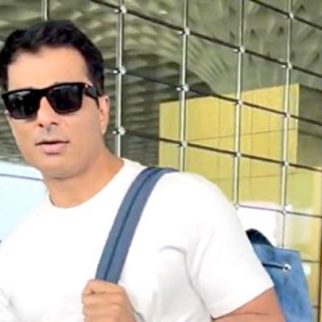 Sonu Sood's fun banter with his manager & paps at the airport