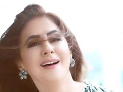 Taking away our Monday blues with her gorgeous smile! Urmila Matondkar