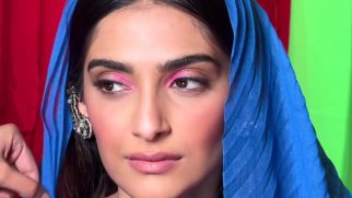 Beautiful in blue with a splash of pink! Sonam Kapoor
