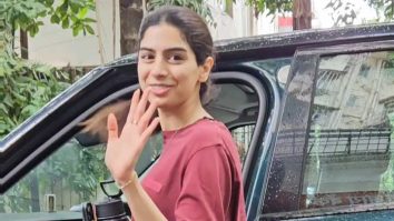 Khushi Kapoor waves at paps as she gets clicked outside the gym