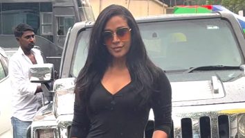 Krishna Shroff strikes a pose for paps as she gets clicked