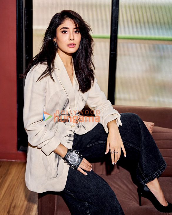 kritika kamra 1 34
