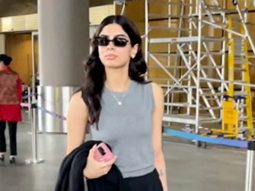 Million dollar smile! Khushi Kapoor gets clicked at the airport