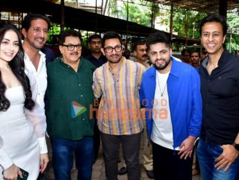 Photos: Aamir Khan snapped Raj Pandit's Kooriye launch and special screening at Iskcon Auditorium, Juhu