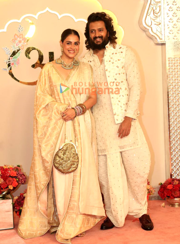 photos ananya panday john cena sara ali khan and others attend the wedding ceremony of anant ambani and radhika merchant 605 3 photos ananya panday john cena sara ali khan and others attend the wedding ceremony of anant ambani and radhika merchant 605 3