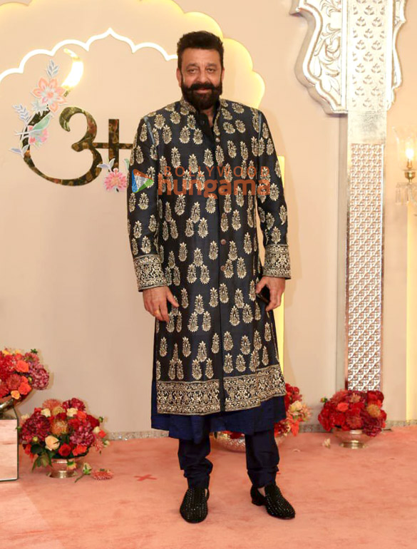 photos ananya panday john cena sara ali khan and others attend the wedding ceremony of anant ambani and radhika merchant 605 4 photos ananya panday john cena sara ali khan and others attend the wedding ceremony of anant ambani and radhika merchant 605 4