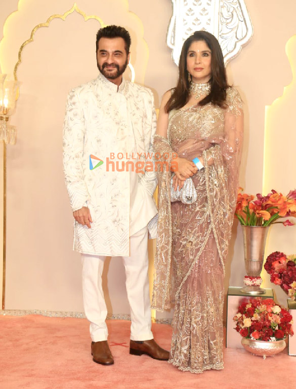 photos ananya panday john cena sara ali khan and others attend the wedding ceremony of anant ambani and radhika merchant 731 4 photos ananya panday john cena sara ali khan and others attend the wedding ceremony of anant ambani and radhika merchant 731 4