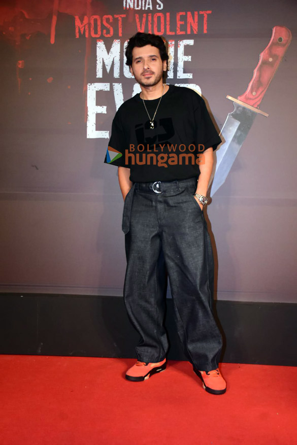 photos ananya panday varun dhawan karan johar and others grace the premiere of kill 10 2