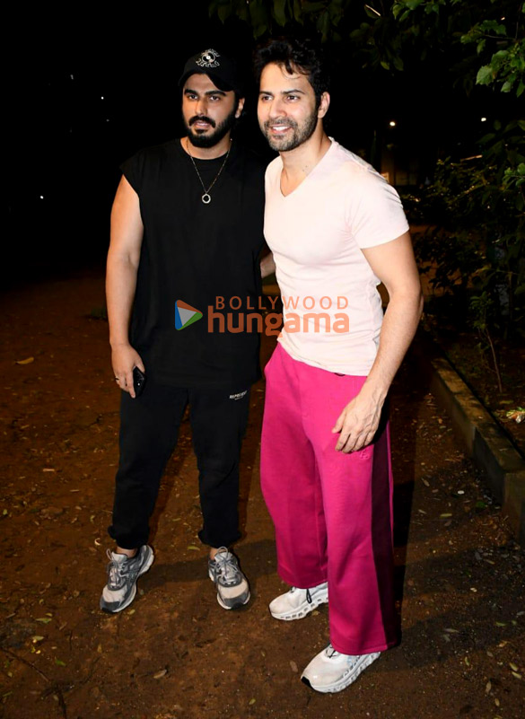 photos arjun kapoor and varun dhawan snapped in bandra 3