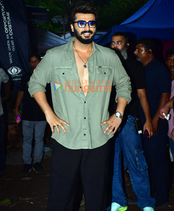 photos arjun kapoor snapped in juhu 2 8