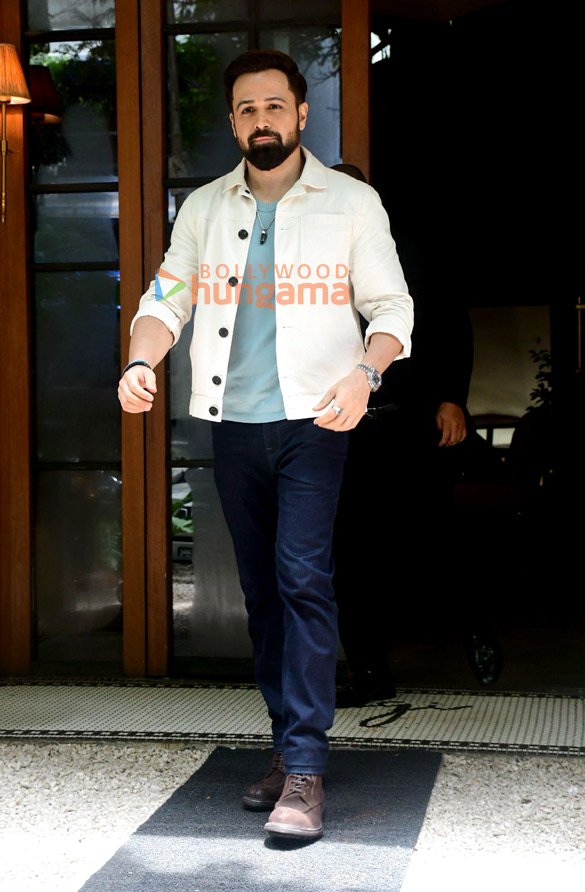 photos emraan hashmi spotted outside a cafe in bandra 6