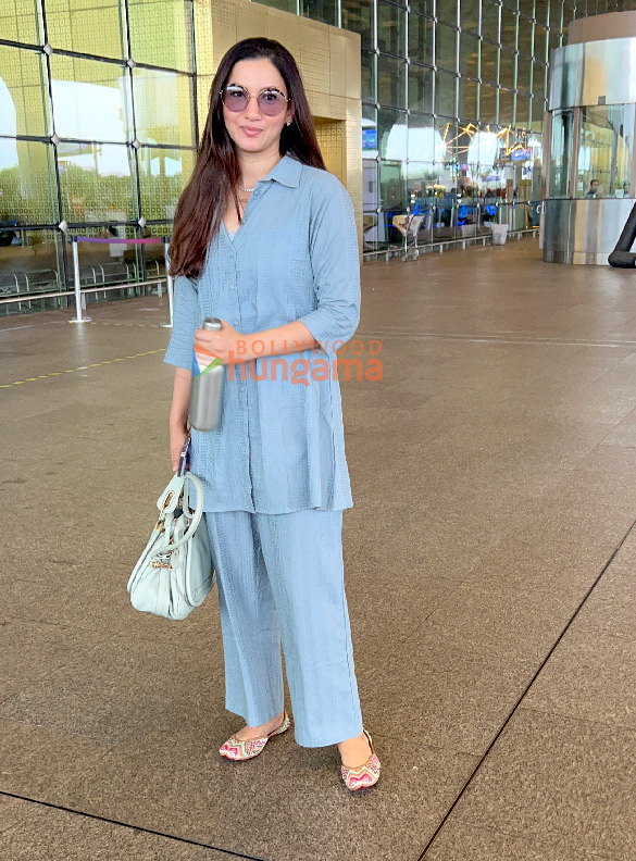Photos: Gauahar Khan, Neha Bhasin and Karishma Sharma snapped at the airport Photos: Gauahar Khan, Neha Bhasin and Karishma Sharma snapped at the airport
