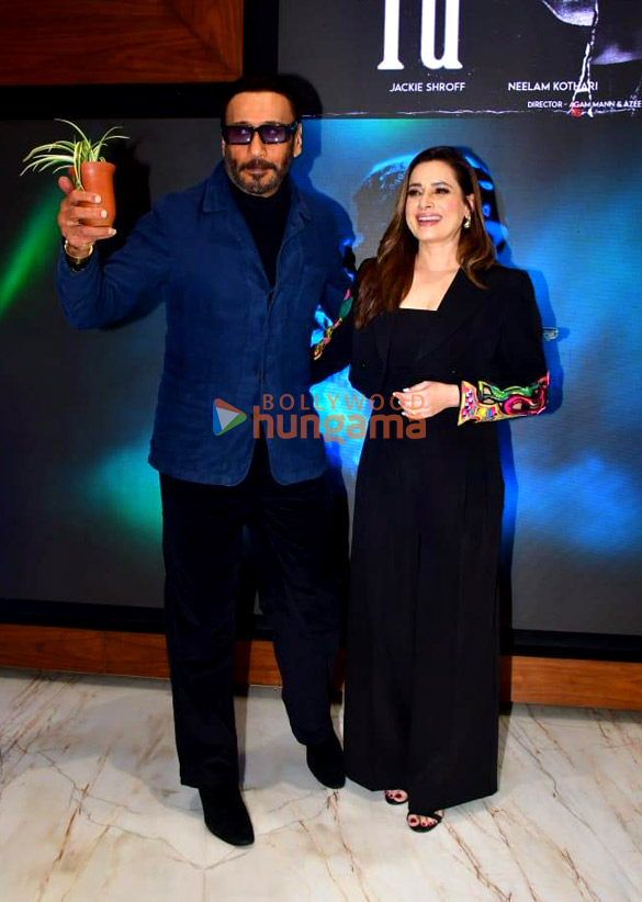 Photos: Jackie Shroff and Neelam Kothari snapped at T-Series office promoting their song ‘Tu’ Photos: Jackie Shroff and Neelam Kothari snapped at T-Series office promoting their song ‘Tu’