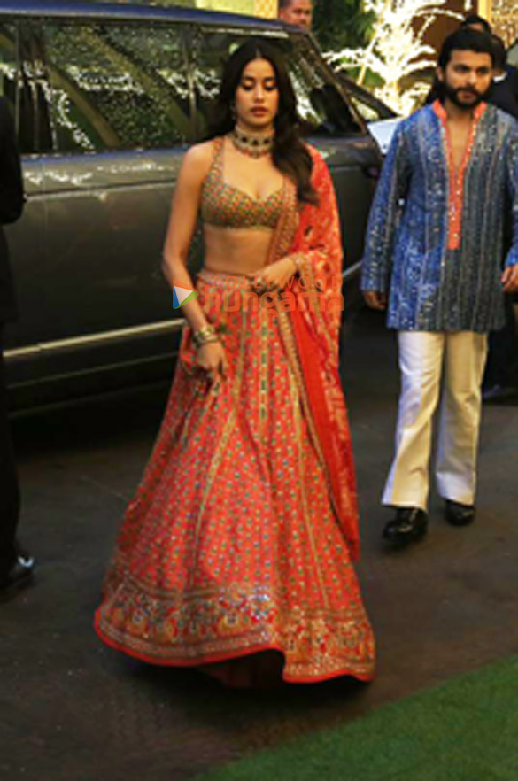 photos janhvi kapoor manushi chhillar and others attend anant ambani and radhika merchants mameru ceremony in antilia mumbai 4