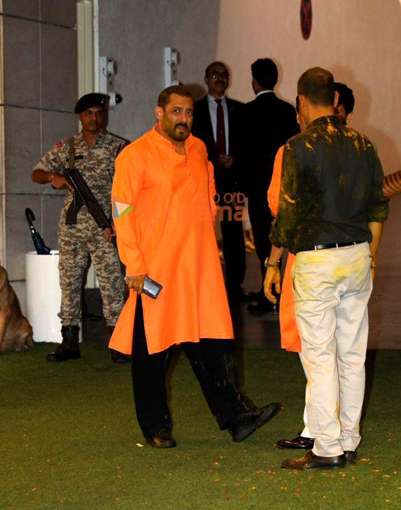 photos janhvi kapoor sara ali khan and others attend anant ambani and radhika merchants haldi ceremony 11