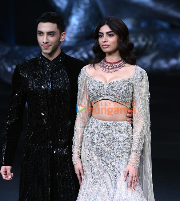 photos khushi kapoor and vedang raina walk the ramp for gaurav gupta at india couture week 2024 4