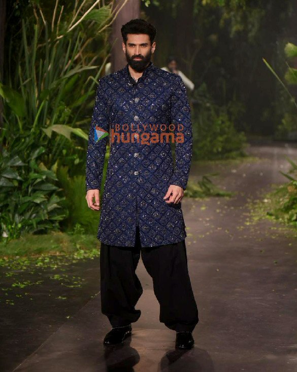 photos malaika arora arjun kapoor aditya roy kapur and rahul khanna walk the ramp at india couture week 2024 3