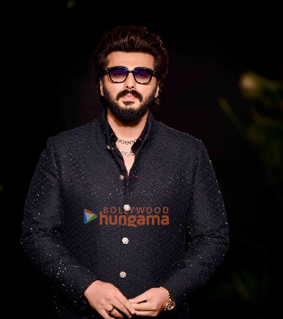 photos malaika arora arjun kapoor aditya roy kapur and rahul khanna walk the ramp at india couture week 2024 6