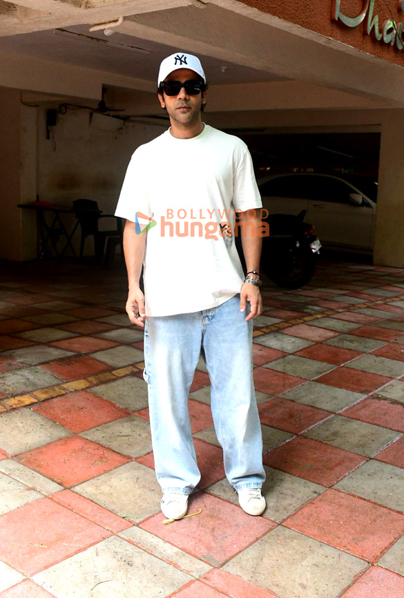 photos rajkummar rao spotted in bandra 4 2