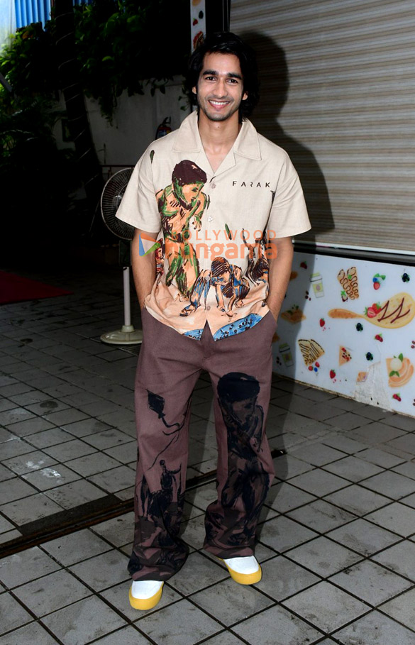 photos saiee manjrekar and shantanu maheshwari snapped promoting their film auron mein kahan dum tha 2