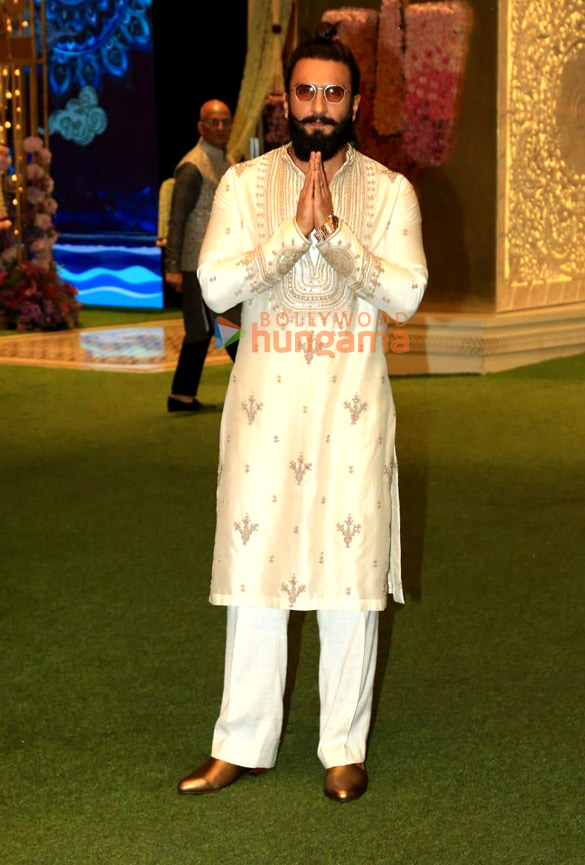 photos sanjay dutt ranveer singh janhvi kapoor and others attend anant ambani and radhika merchants mehendi ceremony 3