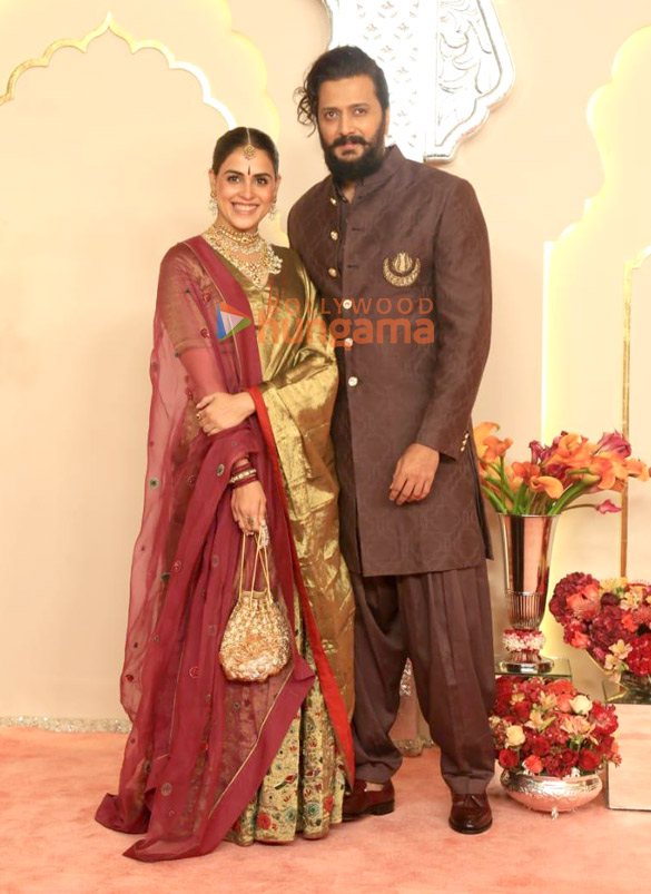 photos shah rukh khan salman khan aishwarya rai bachchan amitabh bachchan janhvi kapoor ananya panday john cena sara ali khan and others attend the wedding ceremony of anant ambani and radhika 6