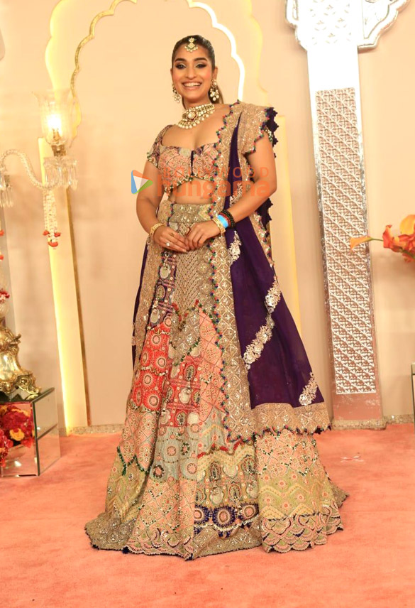 photos shah rukh khan salman khan ananya panday john cena sara ali khan and others attend the wedding ceremony of anant ambani and radhika merchant 1123 13 photos shah rukh khan salman khan ananya panday john cena sara ali khan and others attend the wedding ceremony of anant ambani and radhika merchant 1123 13