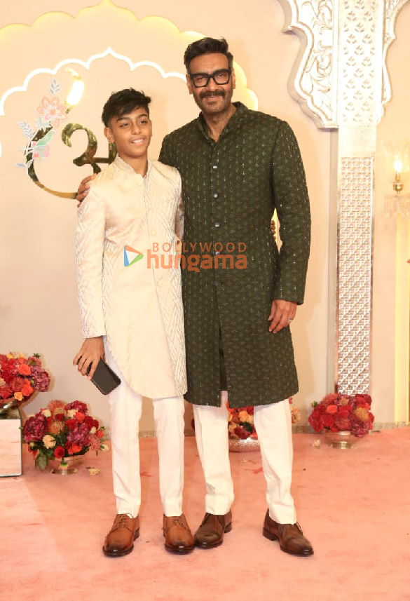 photos shah rukh khan salman khan ananya panday john cena sara ali khan and others attend the wedding ceremony of anant ambani and radhika merchant 1145 2 photos shah rukh khan salman khan ananya panday john cena sara ali khan and others attend the wedding ceremony of anant ambani and radhika merchant 1145 2