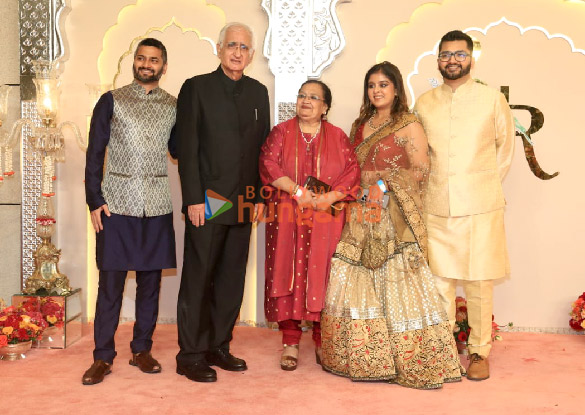 photos shah rukh khan salman khan ananya panday john cena sara ali khan and others attend the wedding ceremony of anant ambani and radhika merchant 1489 6 photos shah rukh khan salman khan ananya panday john cena sara ali khan and others attend the wedding ceremony of anant ambani and radhika merchant 1489 6