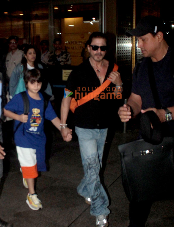 Photos: Shah Rukh Khan, Gauri Khan, AbRam Khan and Wamiqa Gabbi spotted at the airport Photos: Shah Rukh Khan, Gauri Khan, AbRam Khan and Wamiqa Gabbi spotted at the airport