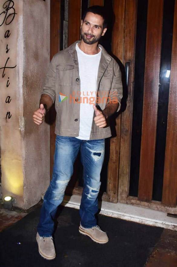 photos shahid kapoor siddharth roy kapur and pavail gulati snapped at bastian in bandra 1