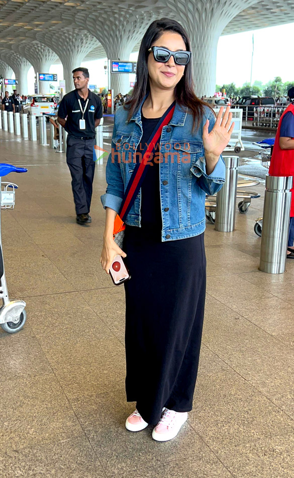 Photos: R Madhavan, Shehnaaz Gill, Anushka Ranjan and Aditya Seal snapped at the airport Photos: R Madhavan, Shehnaaz Gill, Anushka Ranjan and Aditya Seal snapped at the airport