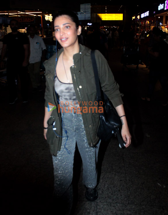 photos shruti haasan snapped at the airport 2 2