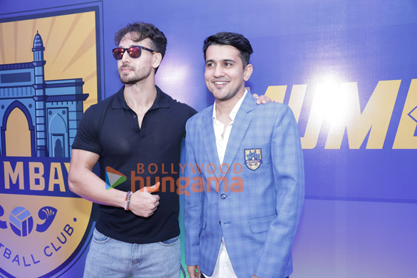 photos tiger shroff snapped at mumbay football club launch 3