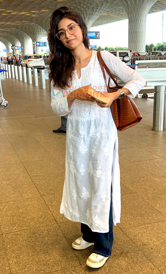 photos vicky kaushal rashmika mandanna abhay verma and harshita gaur snapped at the airport 1