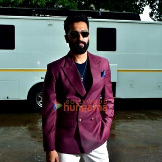 Photos: Vicky Kaushal and Ammy Virk snapped promoting Bad Newz on sets of Superstar Singer 3