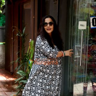 Photos: Vidya Balan snapped in Bandra