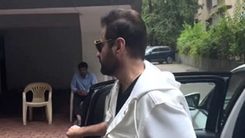 Sanjay Kapoor gets clicked at Farah Khan’s house for Menaka Irani’s funeral