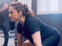 Strengthening the body with some workout routine! Isha Koppikar