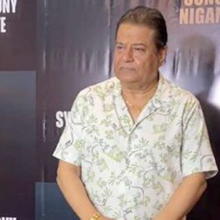 Style on point! Anup Jalota poses at Sonu Nigam's birthday celebrations