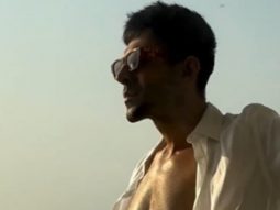 Too hot to handle! Kartik Aaryan flaunts his perfect abs
