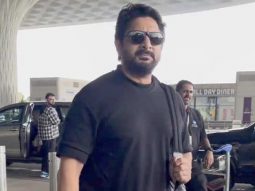 Arshad Warsi strikes a pose for paps at the airport