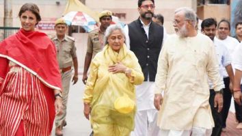 Jaya Bachchan, Abhishek Bachchan and Shweta Nanda offer prayers at Kashi Vishwanath Temple, see photos