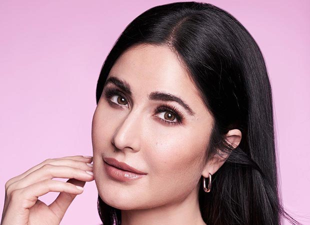 Katrina Kaif responds to customer’s amazing review of Kay Beauty eyeliner: “Life can be unpredictable but your eye liner shouldn’t be” : Bollywood News