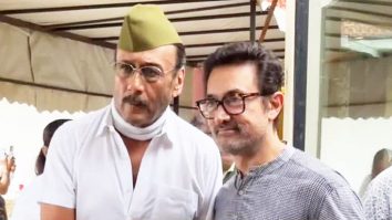 Aamir Khan gets clicked with Jackie Shroff & Shah Rukh Khan at a prayer meet
