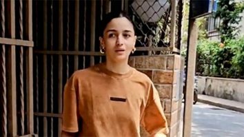 Alia Bhatt slays the casual look as she gets clicked by paps