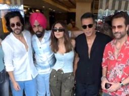 It’s lunch time for Team ‘Khel Khel Mein’ as they pose together for paps